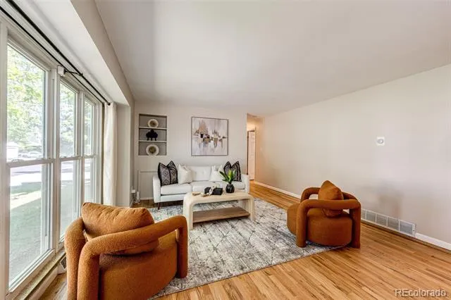 6724 S Ash Way Centennial, CO 80122