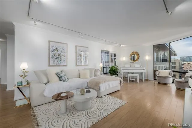 1625 Larimer Street #1207 Denver, CO 80202