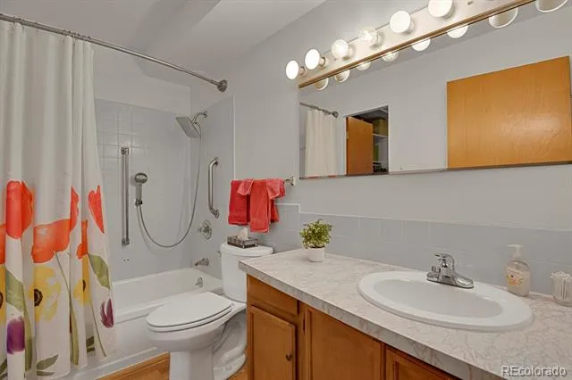 9340 E Center Avenue #6C Denver, CO 80247