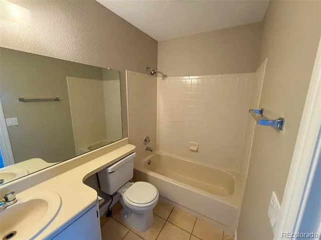 10577 W Maplewood Drive #B Littleton, CO 80127