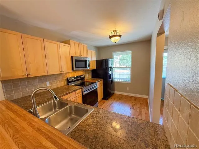 10577 W Maplewood Drive #B Littleton, CO 80127