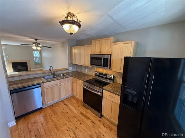 10577 W Maplewood Drive #B Littleton, CO 80127