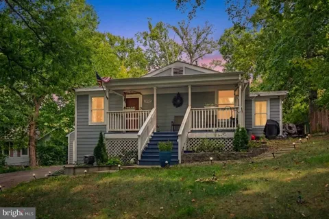 3932 OAKDALE CIRCLE