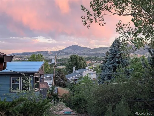 1613 Secrest Street Golden, CO 80401