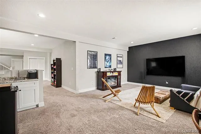4720 Farmingdale Drive Colorado Springs, CO 80918