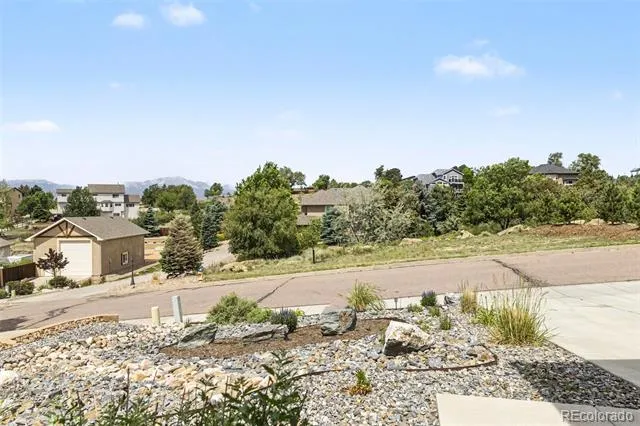 4720 Farmingdale Drive Colorado Springs, CO 80918