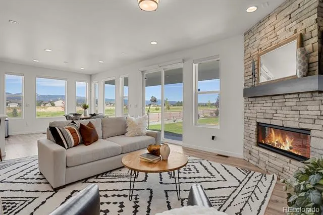 2404 Antica Court Colorado Springs, CO 80921