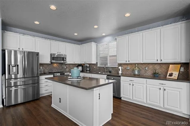 214 Flat Rock Street Aurora, CO 80018