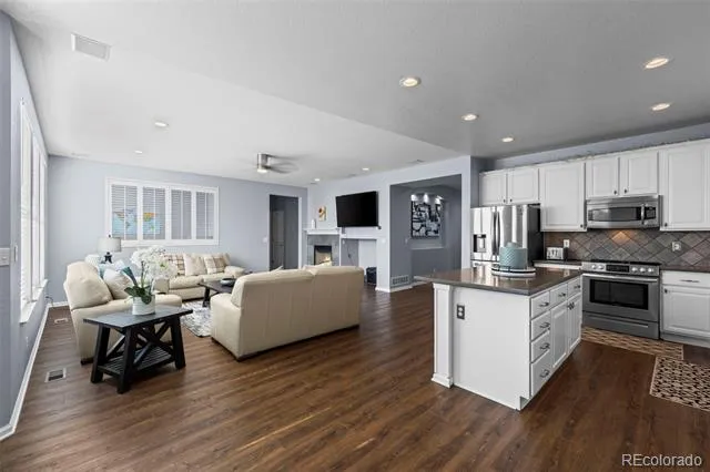 214 Flat Rock Street Aurora, CO 80018