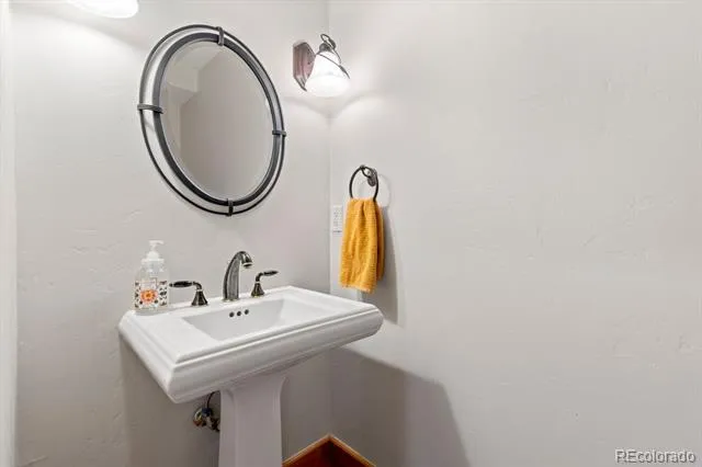 221 Kings Court Silverthorne, CO 80498