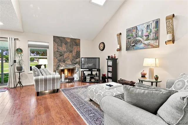 2528 S Vaughn Way #C Aurora, CO 80014