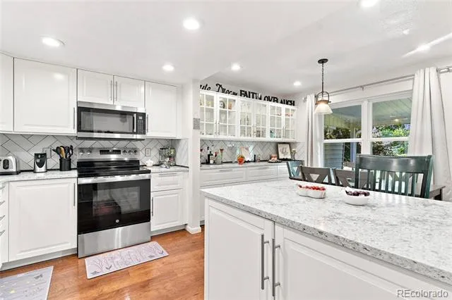 2528 S Vaughn Way #C Aurora, CO 80014