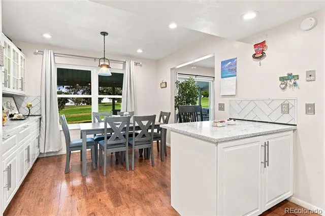 2528 S Vaughn Way #C Aurora, CO 80014