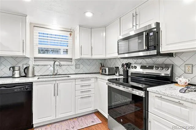 2528 S Vaughn Way #C Aurora, CO 80014