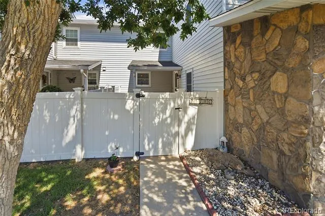 2528 S Vaughn Way #C Aurora, CO 80014