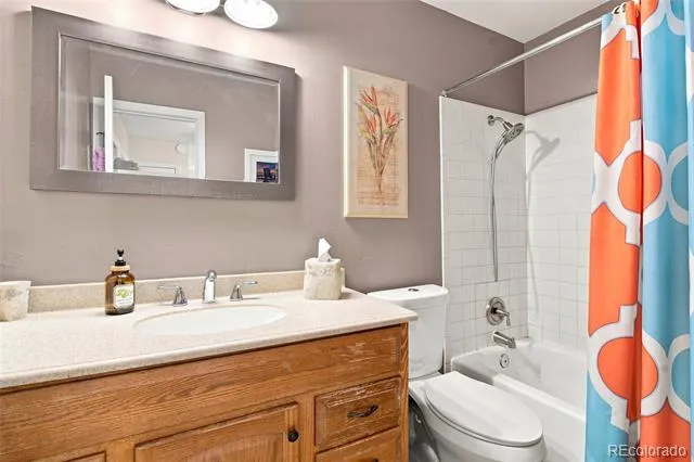 2528 S Vaughn Way #C Aurora, CO 80014