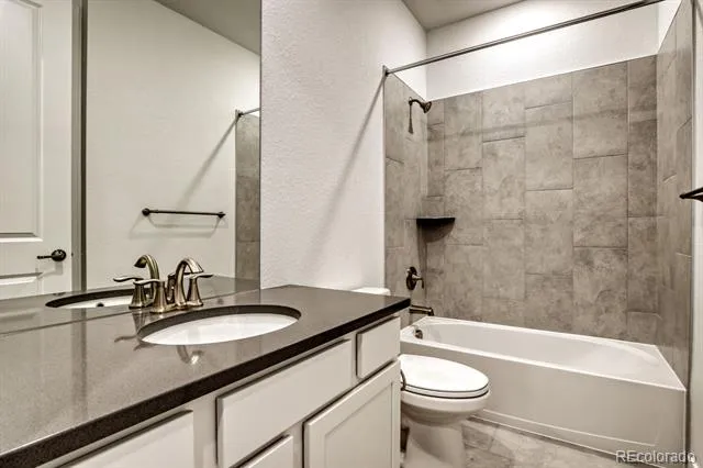 24555 E Kettle Court Aurora, CO 80016