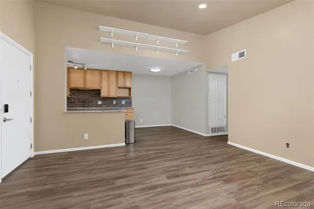 902 S Walden Street #203 Aurora, CO 80017