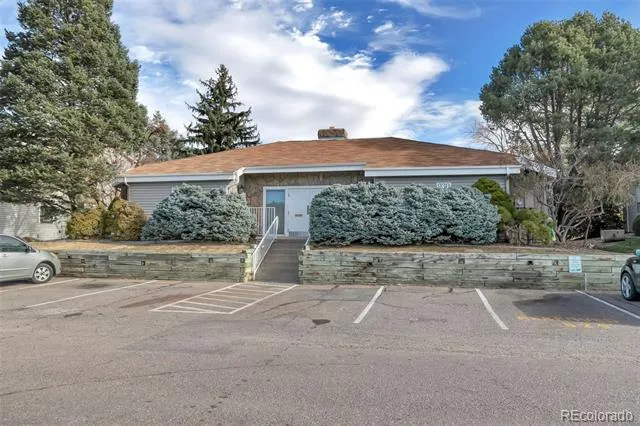 902 S Walden Street #203 Aurora, CO 80017