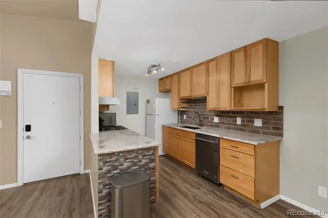 902 S Walden Street #203 Aurora, CO 80017