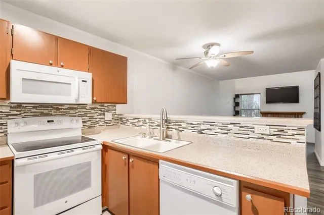 2295 S Pitkin Way #F Aurora, CO 80013