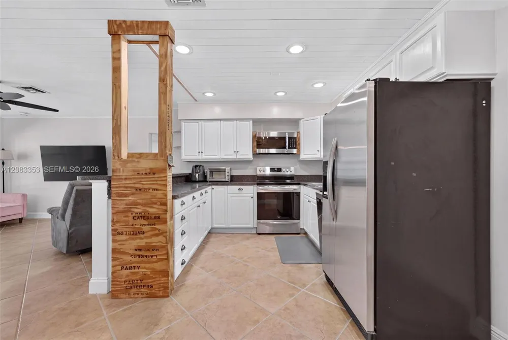 4831 NE 8th Ave Oakland Park, FL 33334