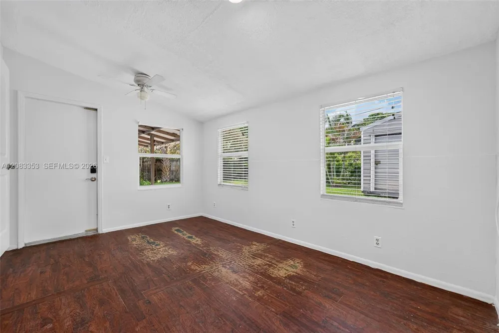 4831 NE 8th Ave Oakland Park, FL 33334