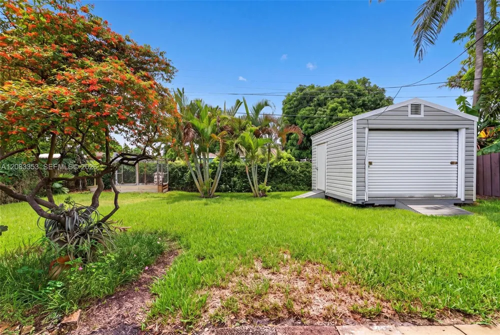 4831 NE 8th Ave Oakland Park, FL 33334