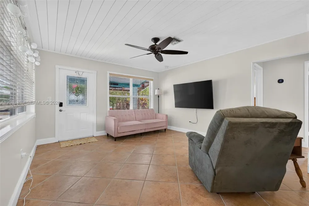 4831 NE 8th Ave Oakland Park, FL 33334