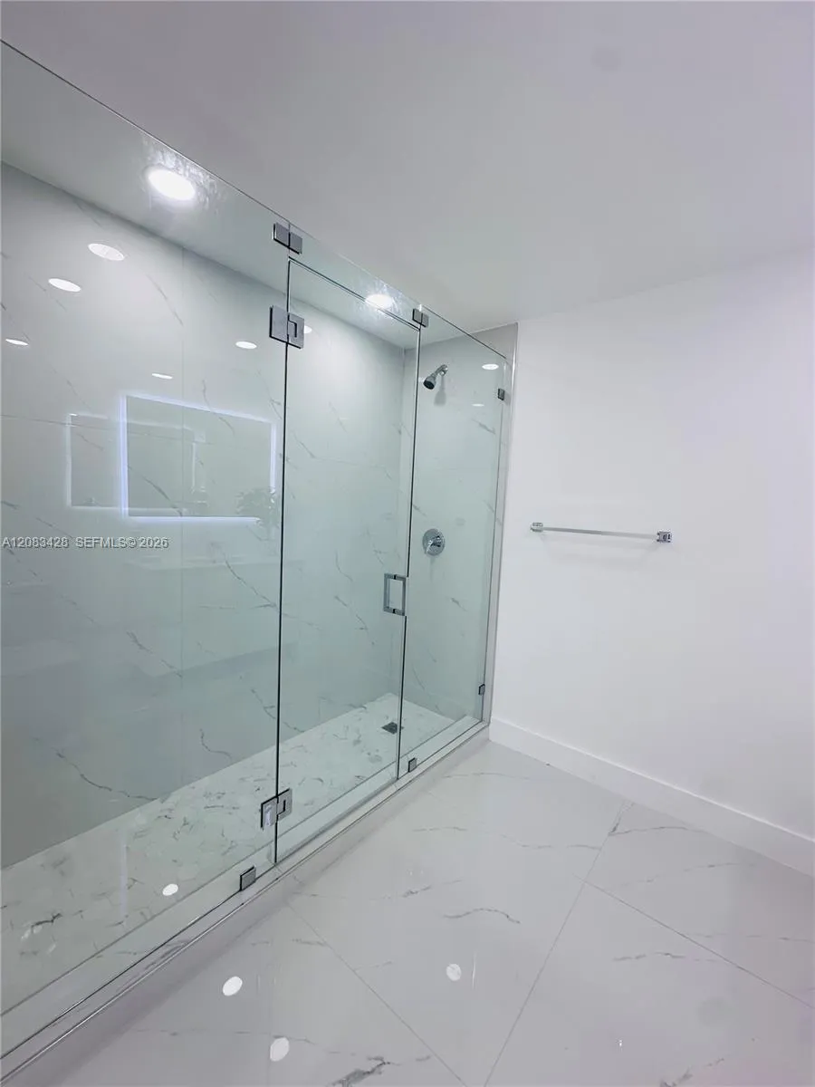 82 E 16th St Hialeah, FL 33010