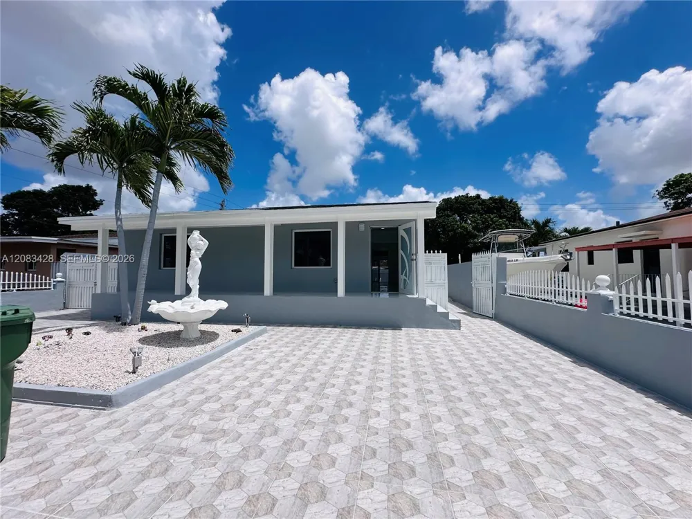 82 E 16th St Hialeah, FL 33010