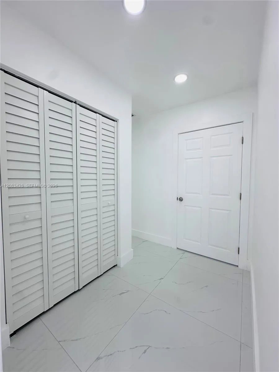 82 E 16th St Hialeah, FL 33010