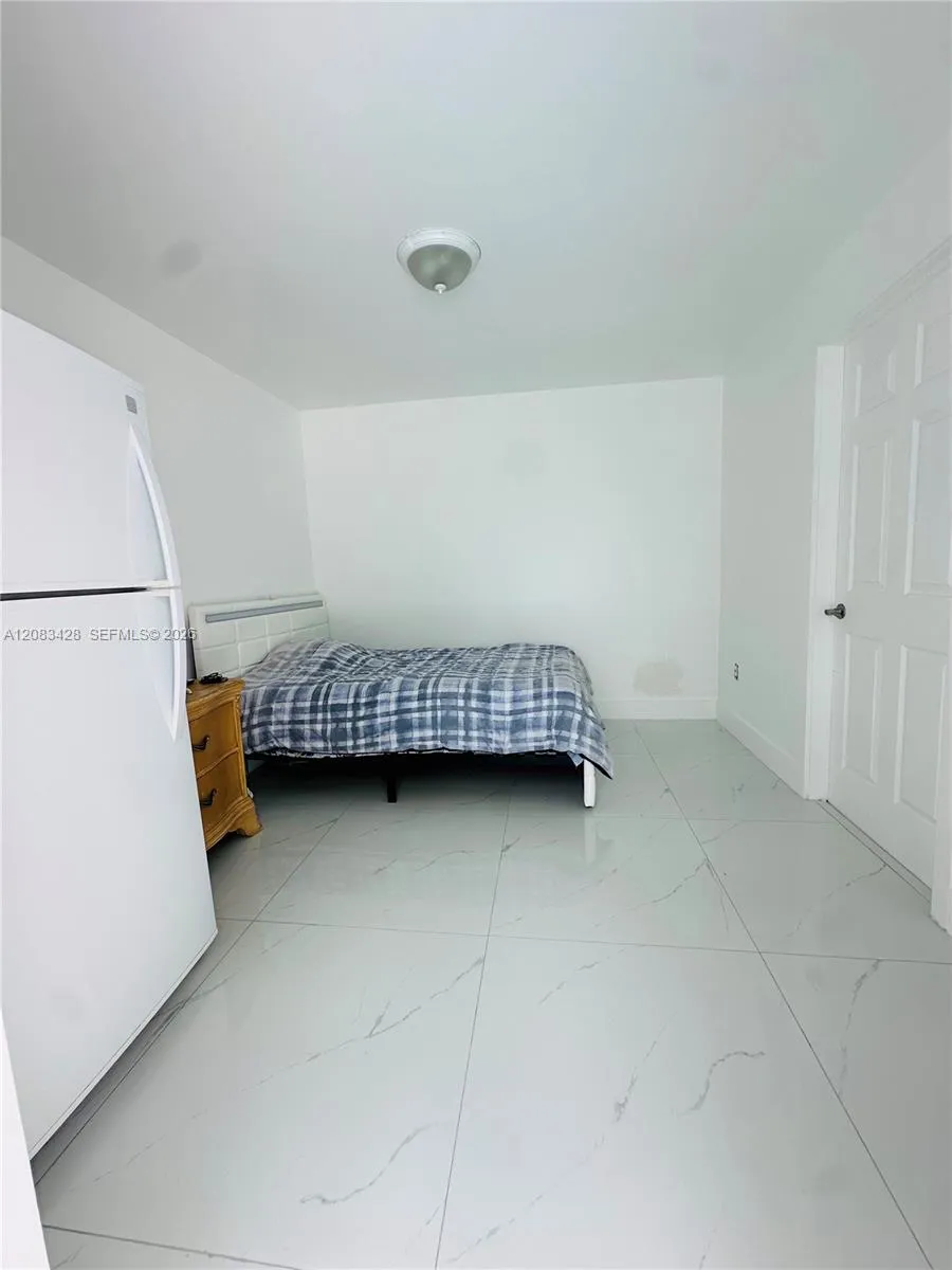 82 E 16th St Hialeah, FL 33010