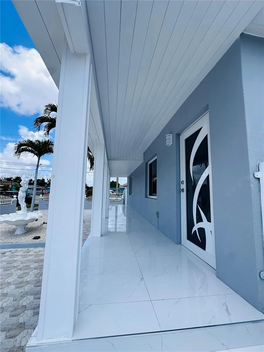 82 E 16th St Hialeah, FL 33010