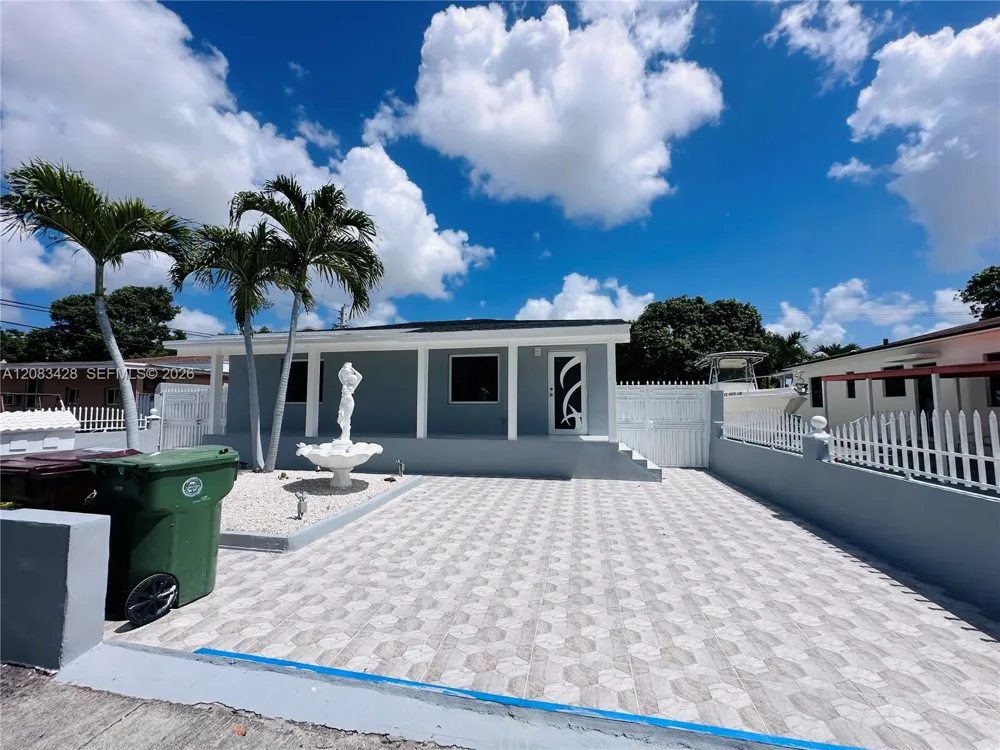 82 E 16th St Hialeah, FL 33010