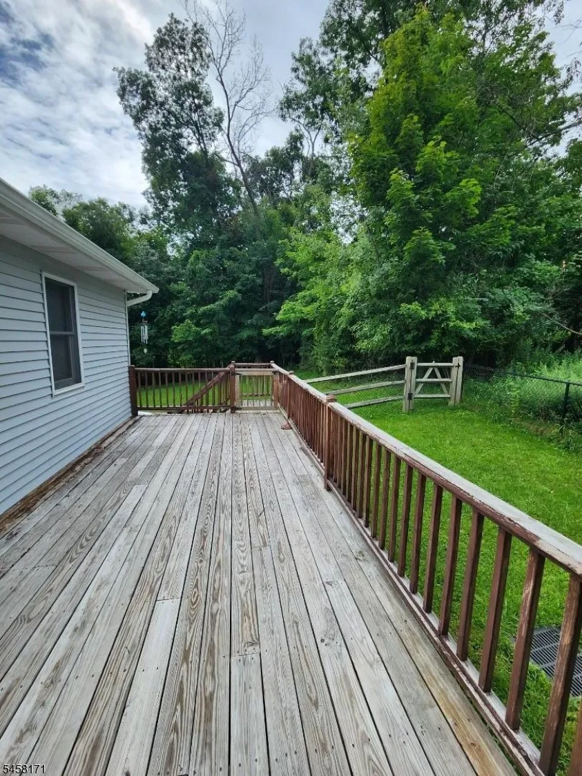 30 Locust Rd Wantage, NJ 07461