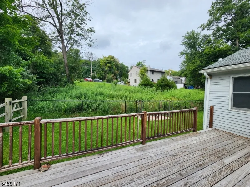 30 Locust Rd Wantage, NJ 07461