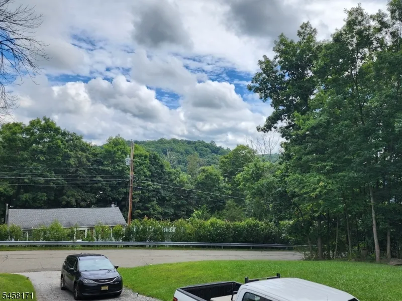 30 Locust Rd Wantage, NJ 07461