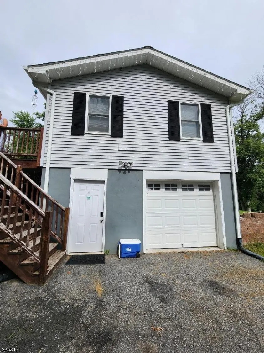 30 Locust Rd Wantage, NJ 07461