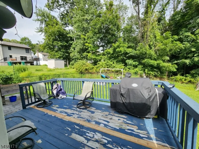 30 Locust Rd Wantage, NJ 07461