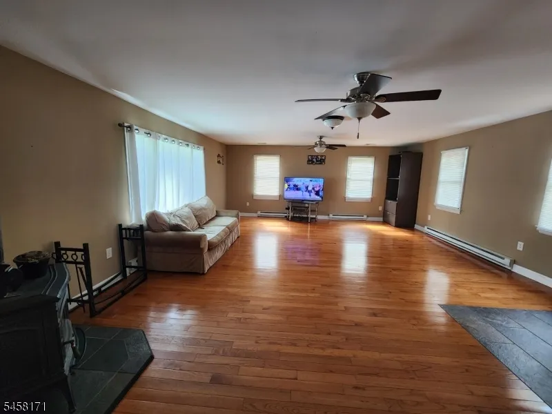 30 Locust Rd Wantage, NJ 07461