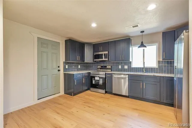 815 Zion Street Aurora, CO 80011
