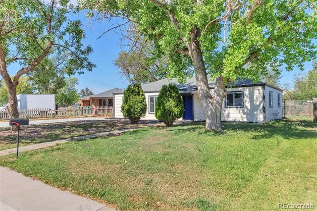 815 Zion Street Aurora, CO 80011