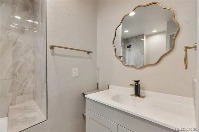 815 Zion Street Aurora, CO 80011