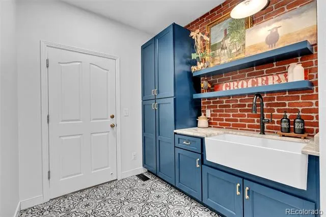 4745 Cheyenne Drive Larkspur, CO 80118