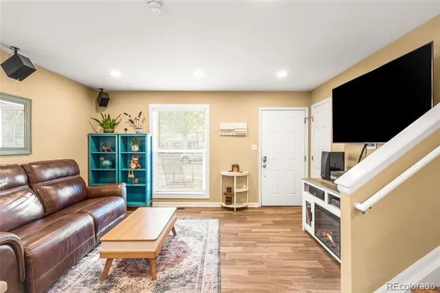 3250 S Holland Way Lakewood, CO 80227