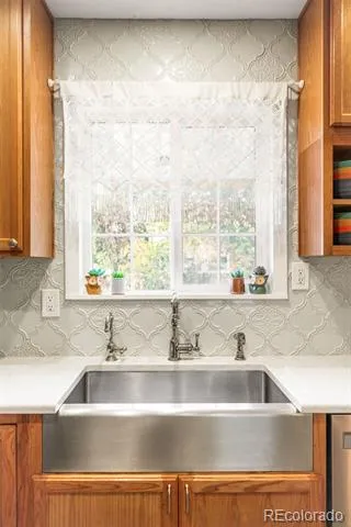 3250 S Holland Way Lakewood, CO 80227