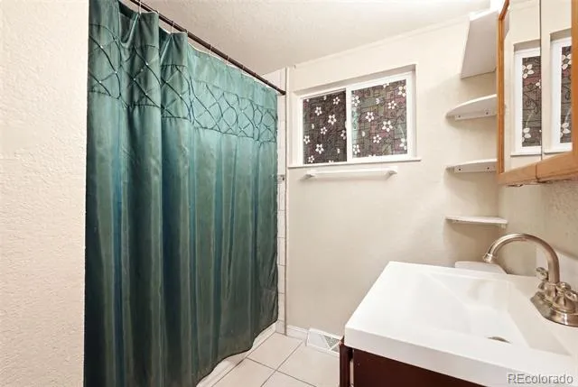 1225 Dallas Street Aurora, CO 80010