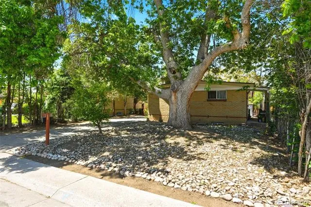 1225 Dallas Street Aurora, CO 80010