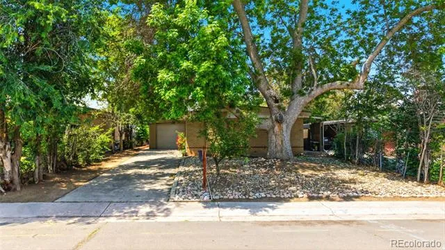 1225 Dallas Street Aurora, CO 80010